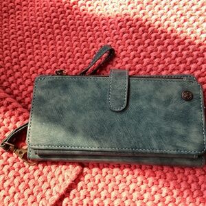 Casement green cell phone wallet